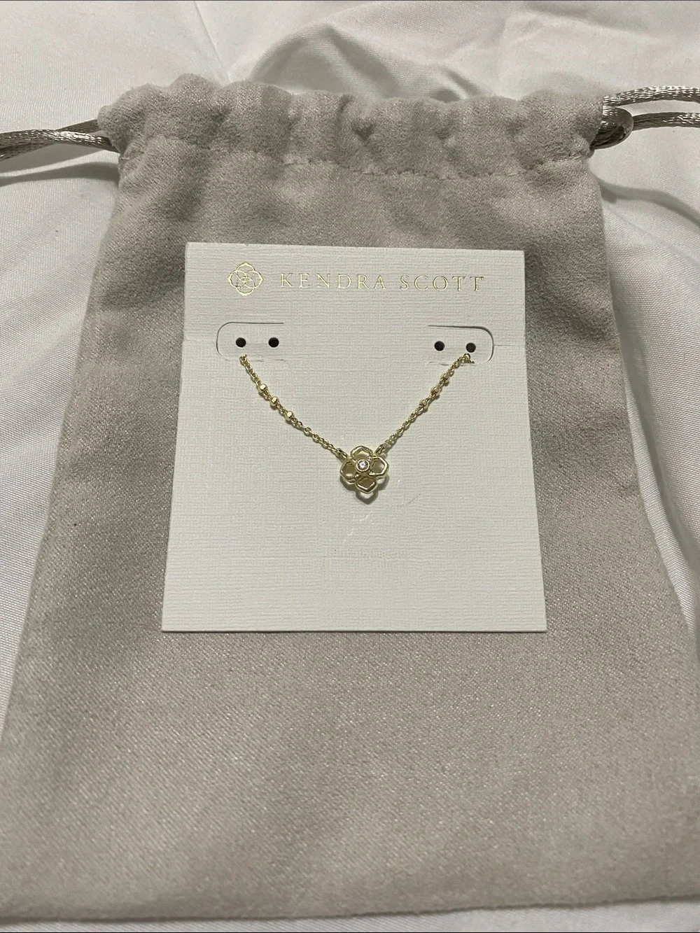 Kendra Scott Gold Flower Short Pendant Necklace - Picture 1 of 3
